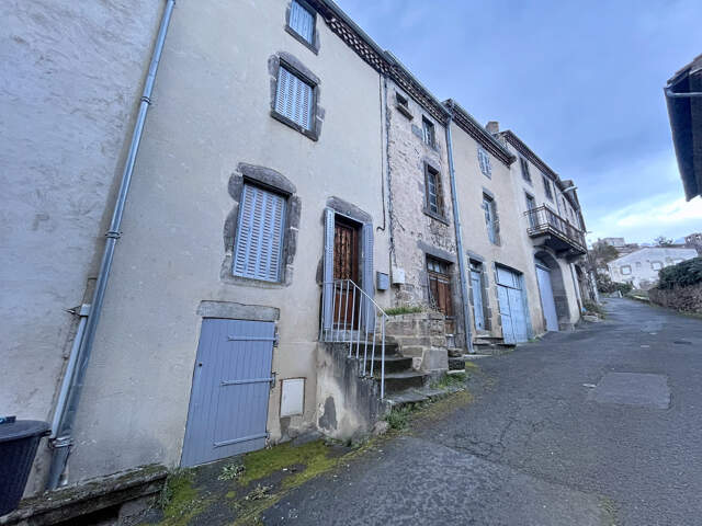 25MN CLERMONT SUD, maison avec granges et jardin — photo du bien