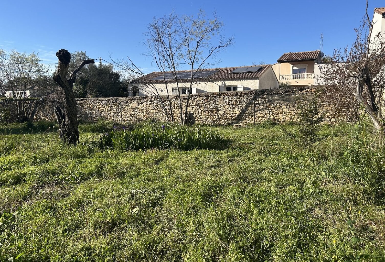 Terrain à bâtir au cur du village de Mus. — photo 1