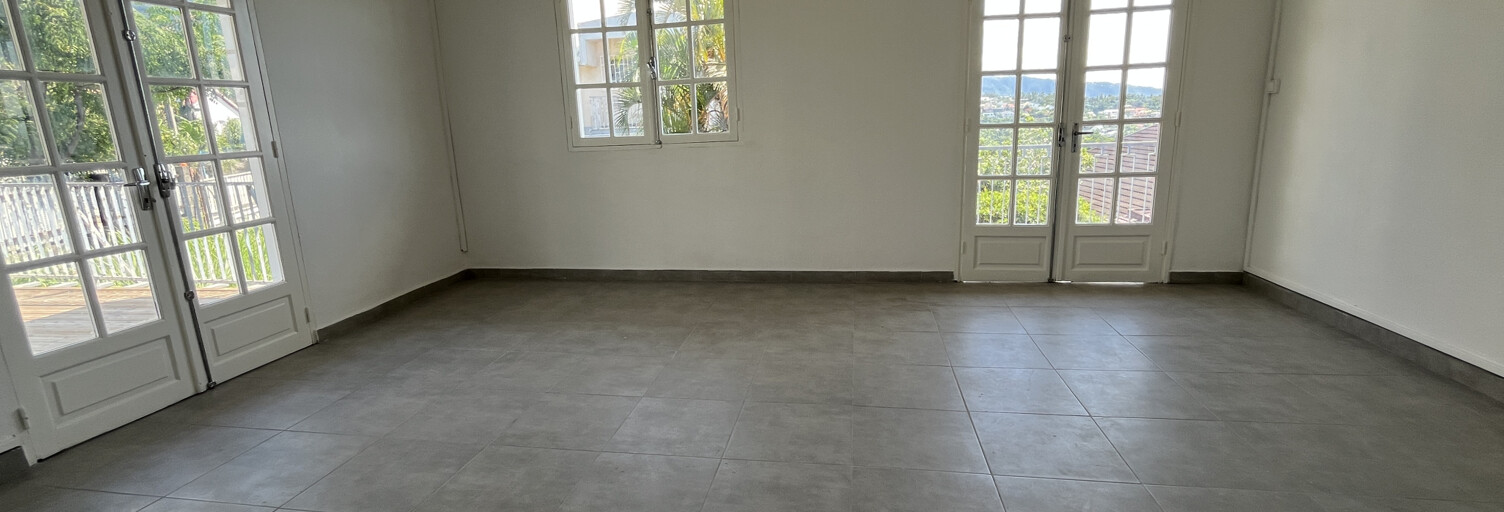 Maison 5 Pièces 110 m² à louer à Sainte-Marie (97438)