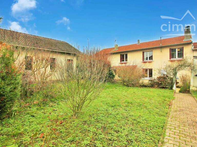 Maison 4 chambres avec garage et terrain attenant  à ROCHE 38090 — photo 1