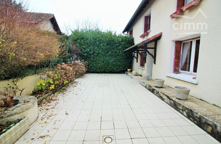 Maison 4 chambres avec garage et terrain attenant  à ROCHE 38090 — photo 2