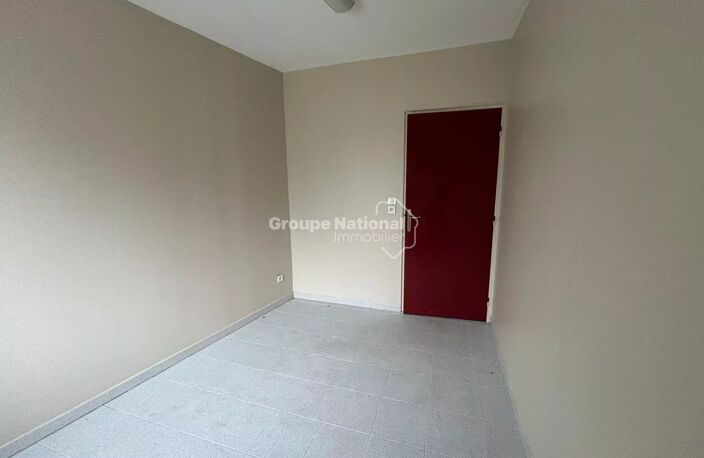 Pernes-les-Fontaines- Local professionnel 45 m² - — photo 3