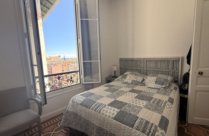 3p bourgeois en dernier étage avec vue mer — photo 3