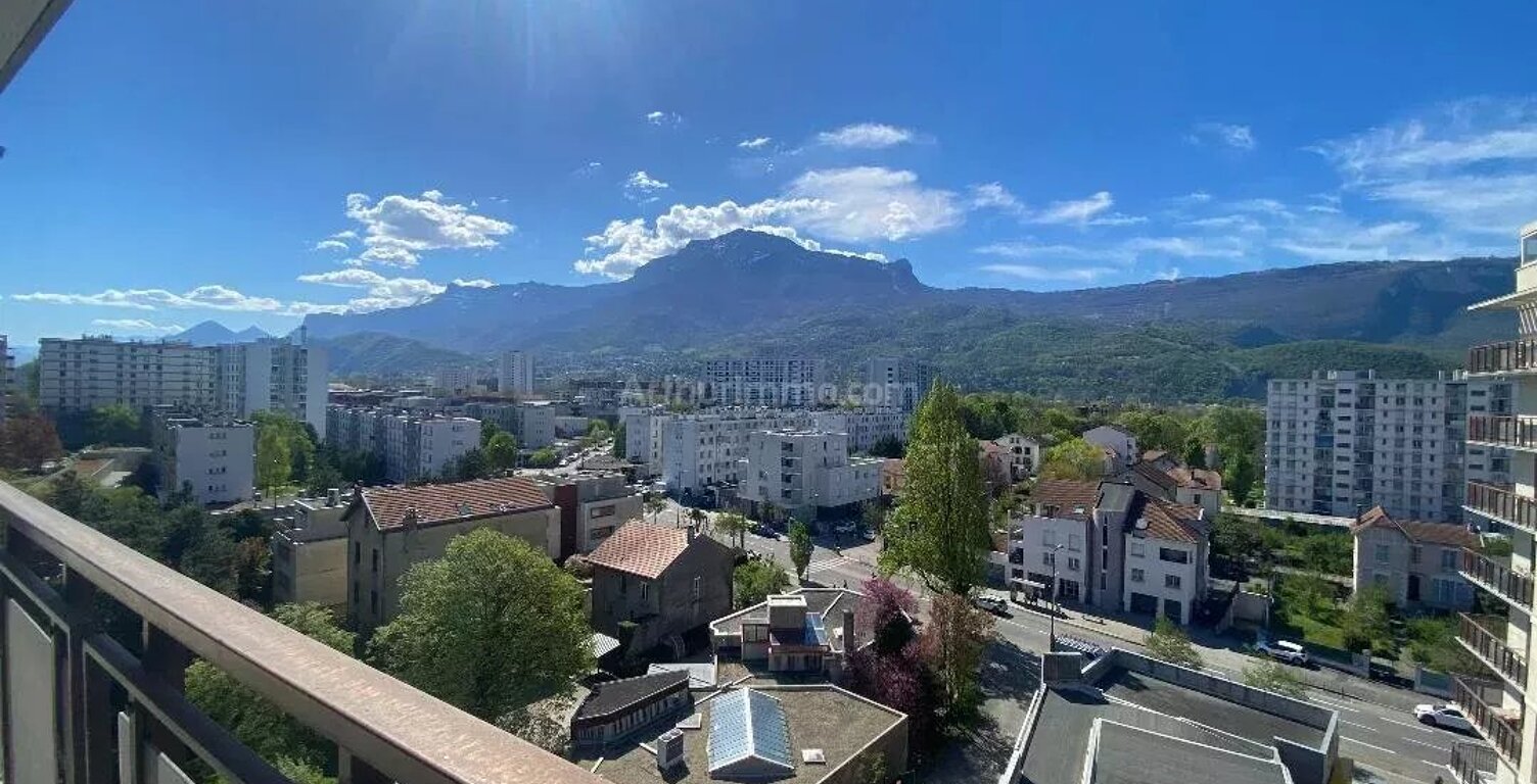 GRENOBLE, Eaux-Claires. Duplex de 110 m². — photo 1
