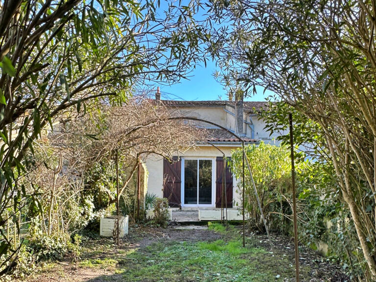 MAISON DE VILLAGE À RÉNOVER - 2CHS + BUR. - JARDIN — photo 1