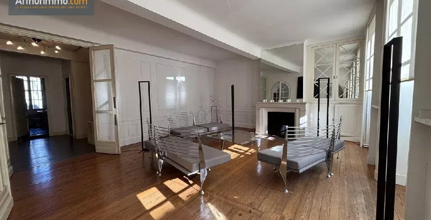 Maison bourgeoise du 18ème avec jardin et parking — photo 1