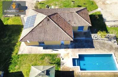 Maison contemporaine avec piscine — photo du bien
