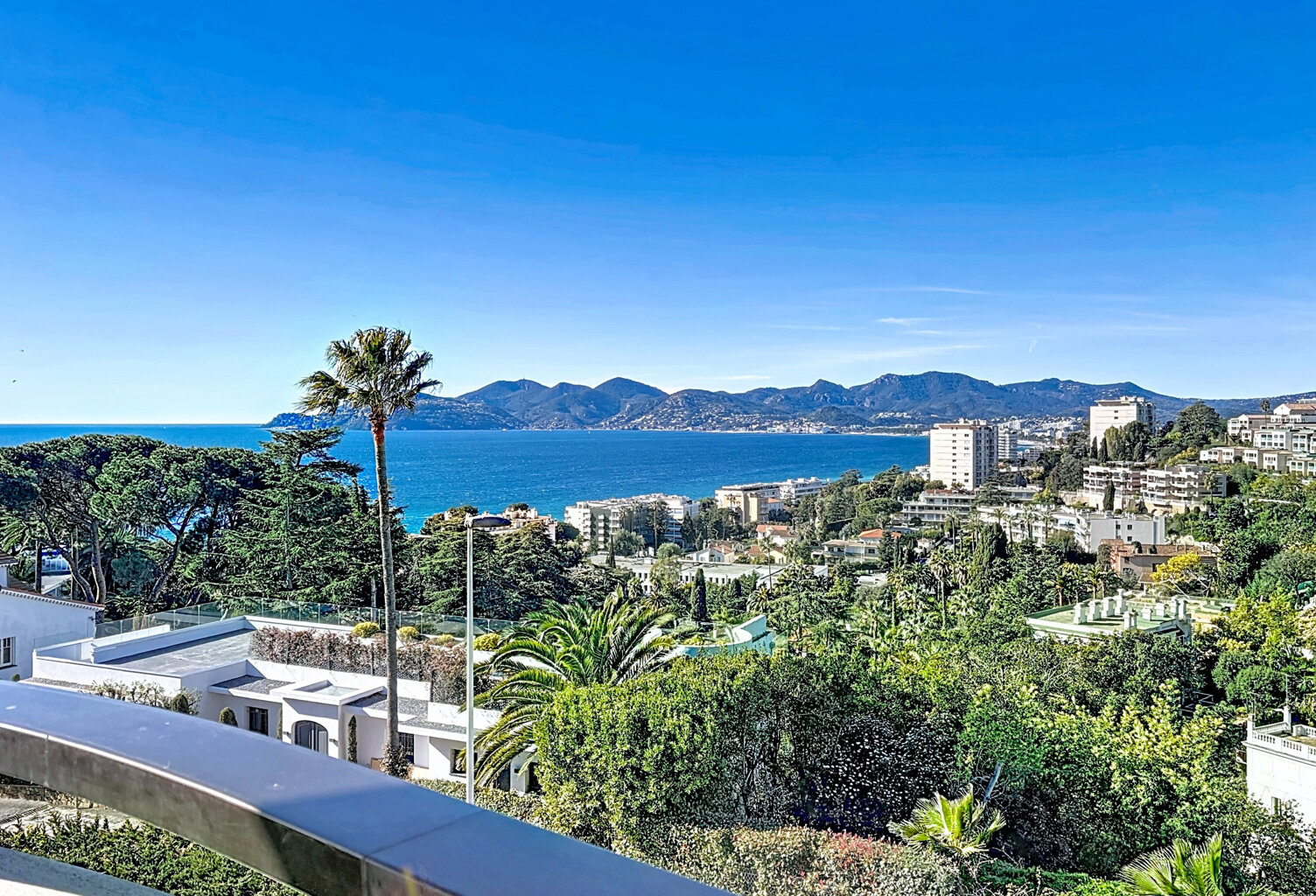 CANNES   CROIX-DES-GARDES   PENTHOUSE VASTES TERRASSES VUE M — photo 1
