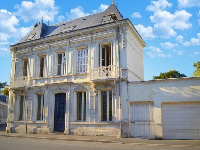 CHATELLERAULT - MAISON DE CARACTERE — photo 1