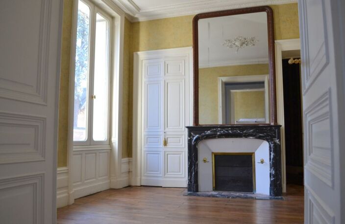 CHATELLERAULT - MAISON DE CARACTERE — photo 4