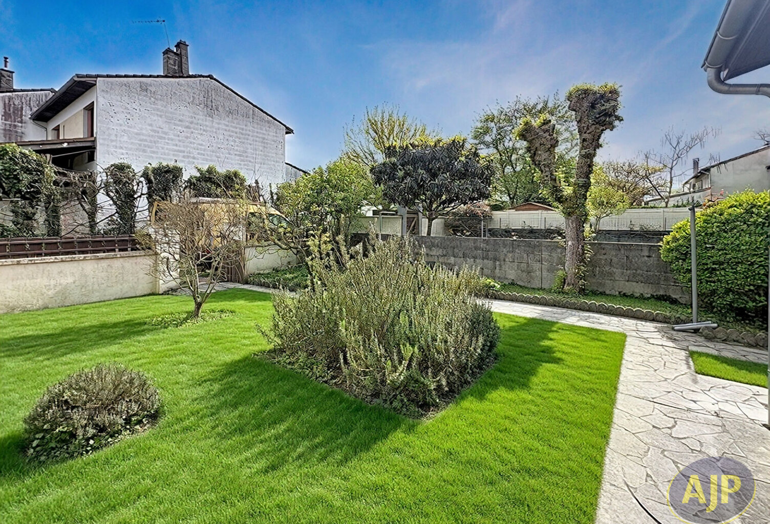 Pessac  Monteil, maison 4 chambres avec jardin et garage — photo 1