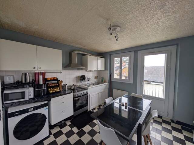 Maison en pierre de 15 pièces principales — photo du bien