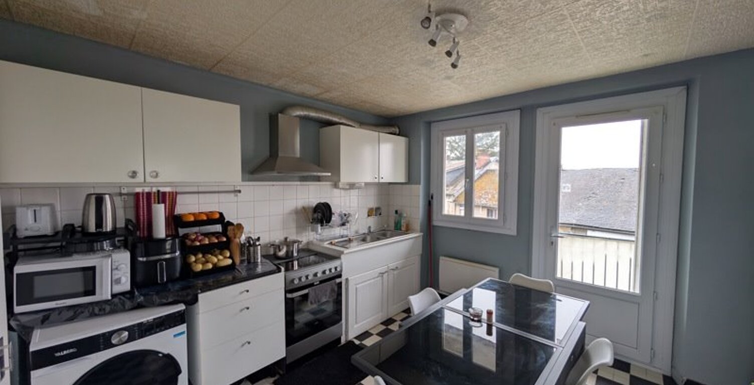 Maison en pierre de 15 pièces principales — photo 1