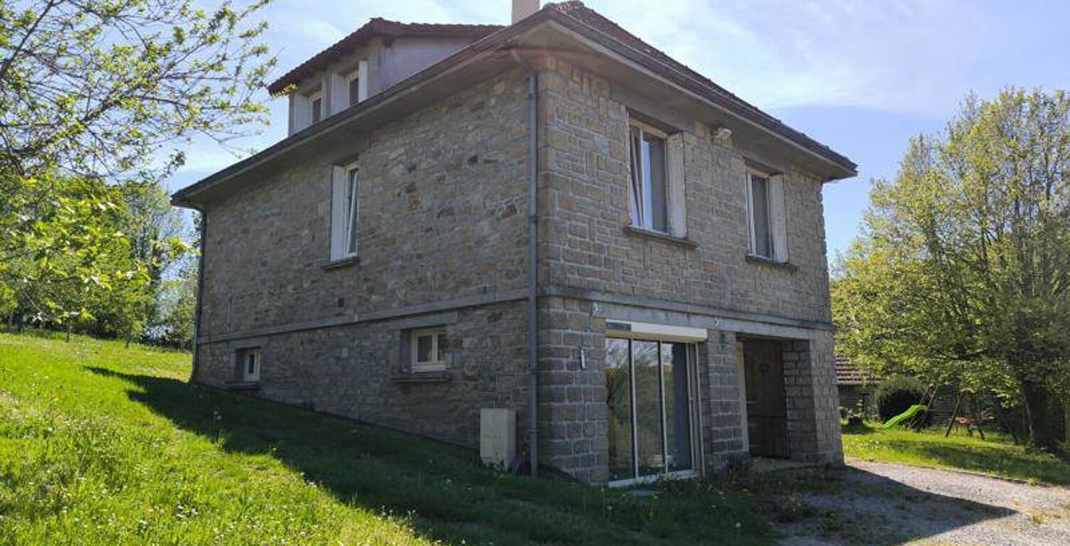 Maison en pierre de 5 pièces principales — photo 1