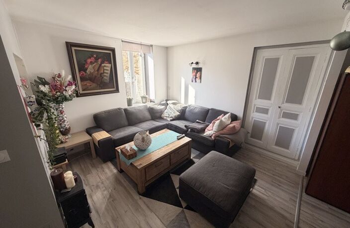 Maison de bourg de 7 pièces principales — photo 2
