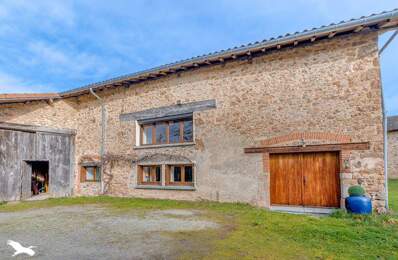 Maison en pierre de 8 pièces principales — photo du bien