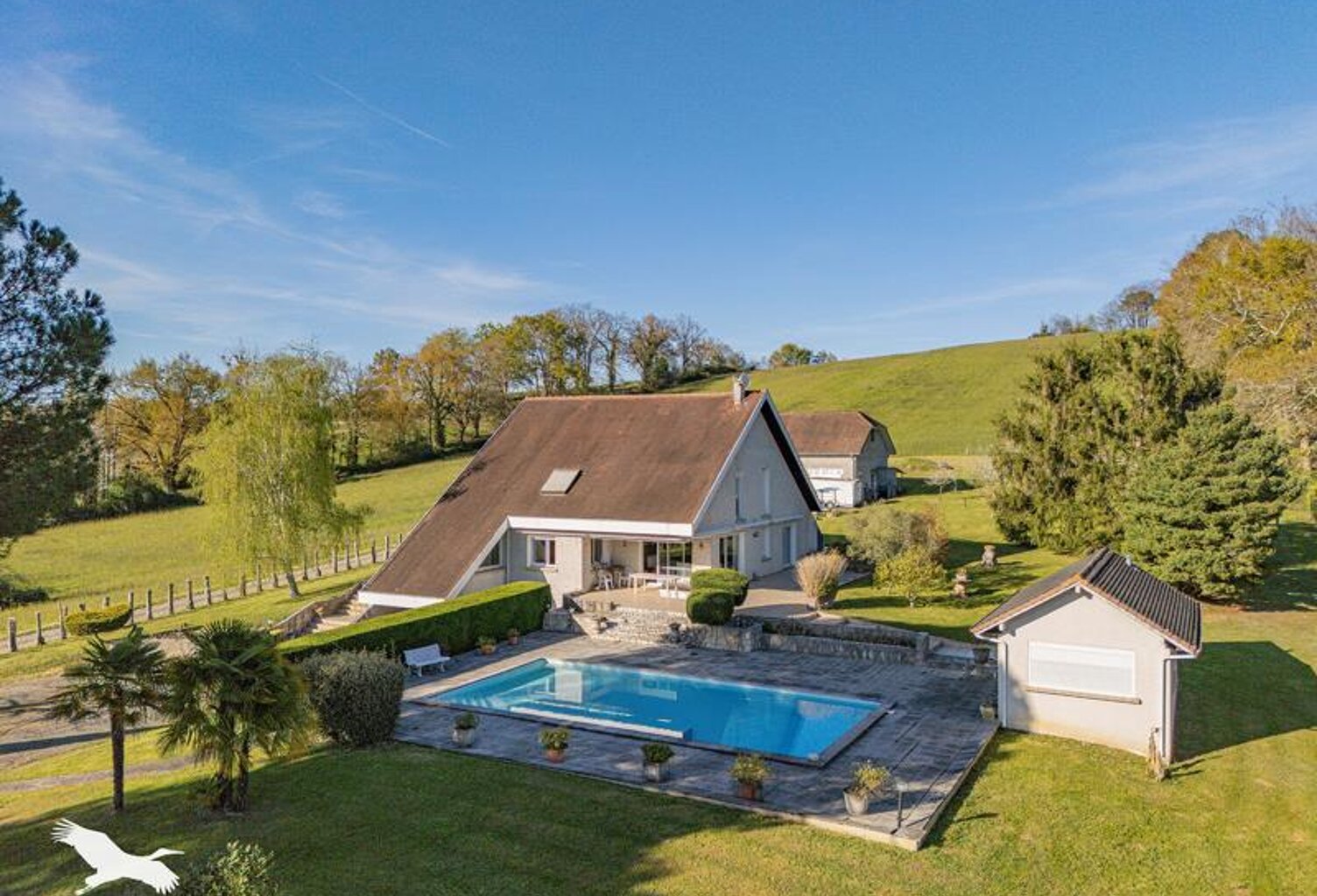Contemporaine de 7 pièces principales — photo 1