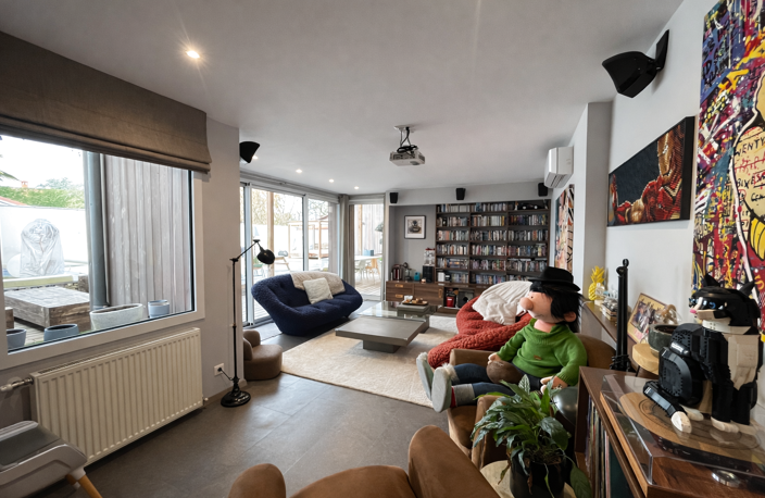 MAISON DE VILLE AVEC DE BELLES PRESTATIONS - CENTRE D'ANDREZIEUX-BOUTHEON — photo 3