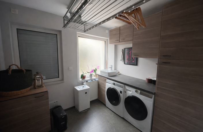MAISON DE VILLE AVEC DE BELLES PRESTATIONS - CENTRE D'ANDREZIEUX-BOUTHEON — photo 5
