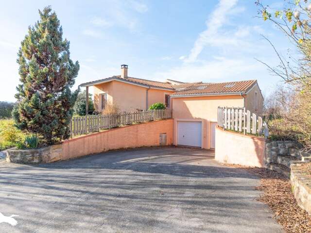 Villa de 6 pièces principales — photo du bien