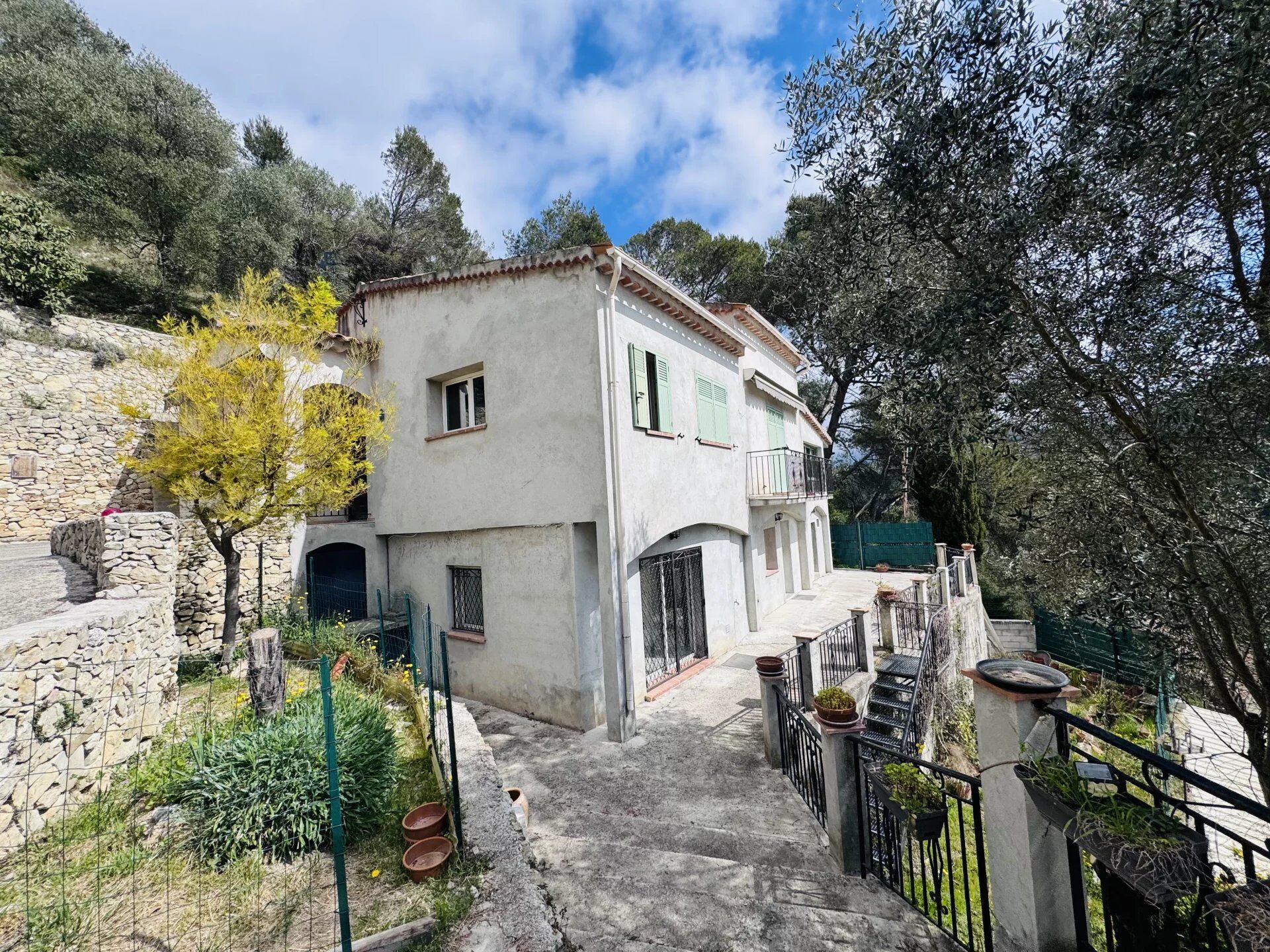 Maison 4 pièces 146 m² · à Cantaron · 146 m² · 690 000 €