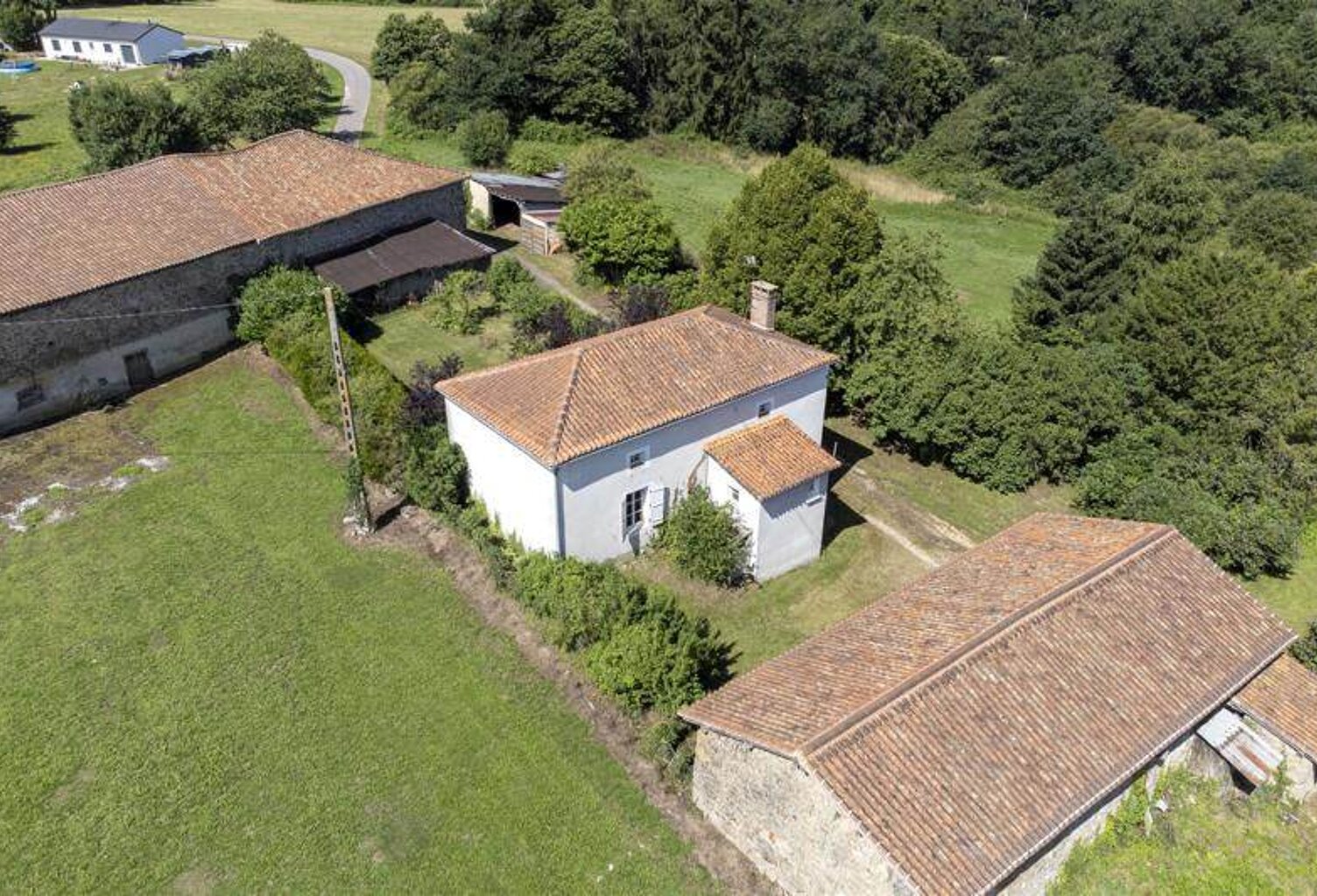 Ferme (tte) de 3 pièces principales — photo 1