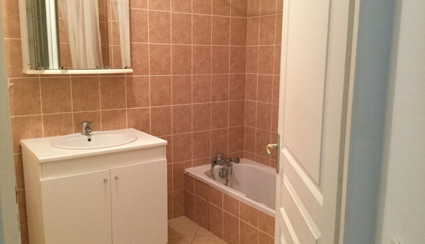 Appartement 3 pièces  à louer Montélimar 26200