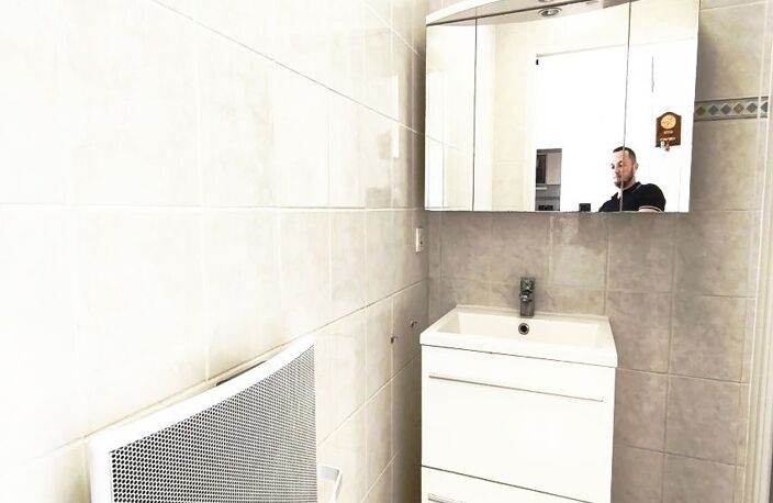 P2 au 5ème et dernier étage exposé sud/ouest.<BR>Vue dégagée avec — photo 4