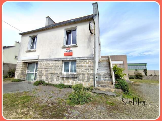 Maison 180 m² SAINT DERRIEN (29) - ancien commerce, gros potentiel — photo du bien