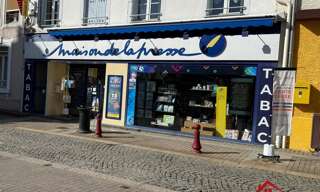 Commerce  100 m² à vendre à Bourbonne-les-Bains (52400)