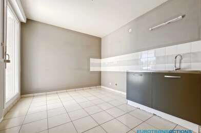 Appartement 3 pièces 872 €