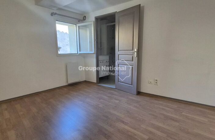 CARPENTRAS - APPARTEMENT T3 EN DUPLEX — photo 5