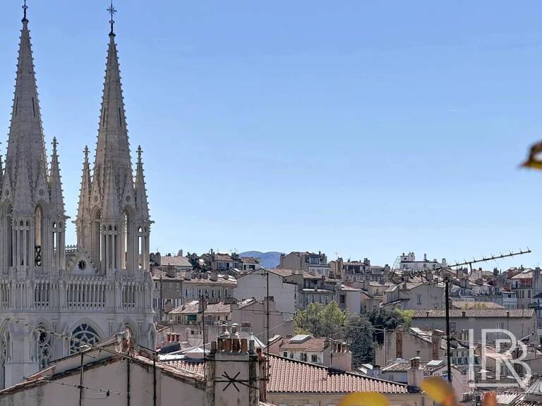 À vendre – Dernier étage avec terrasse vue Église des Réformés – — photo 1