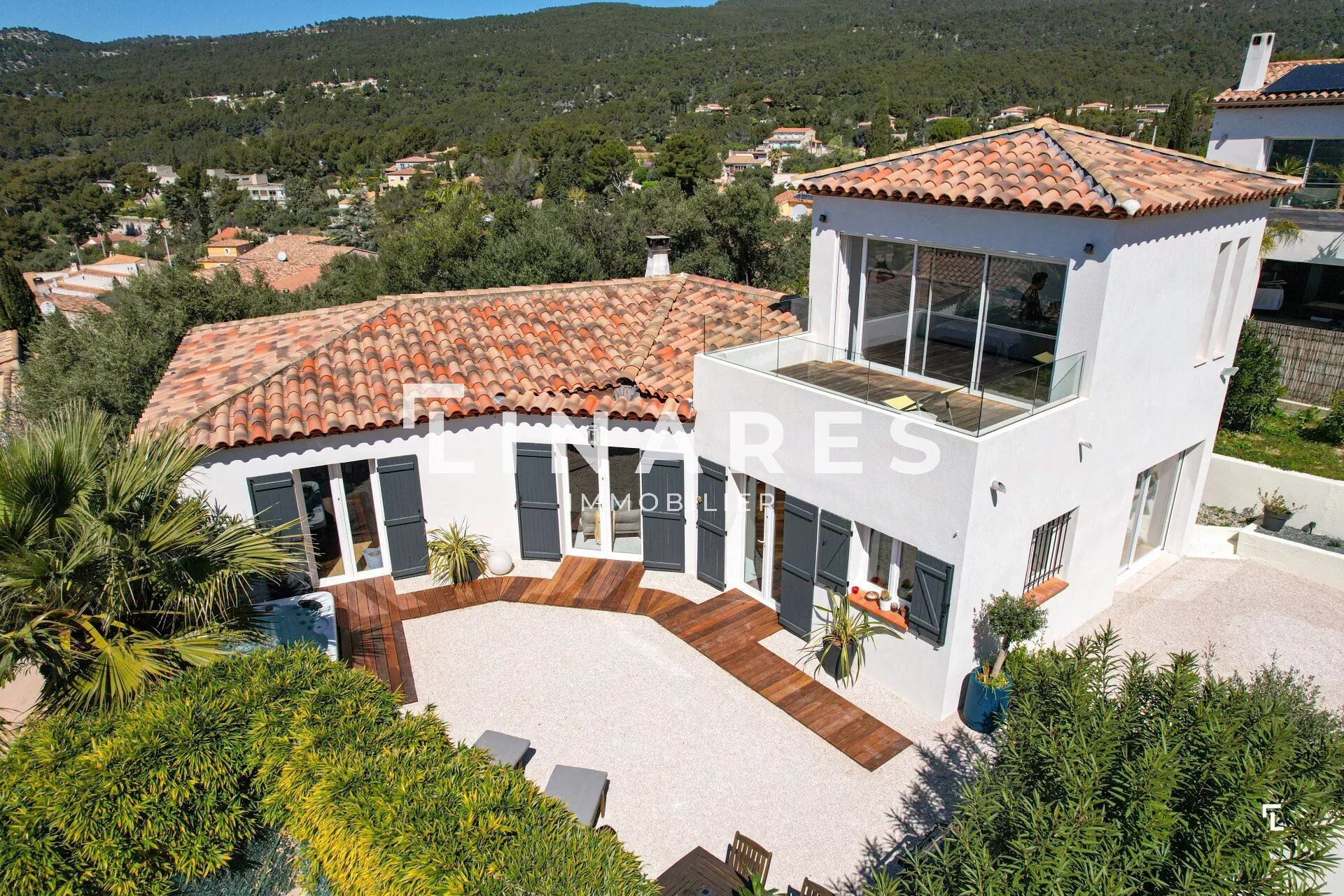 Villa / Maison  T5 à vendre Ceyreste 13600