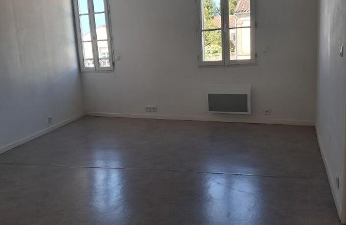 Appartement À Louer — photo 2