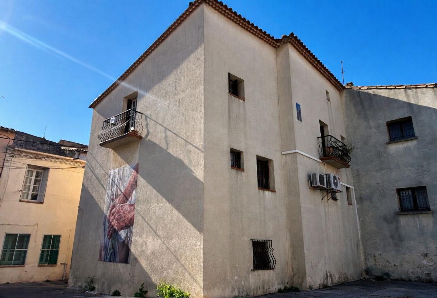 À rénover : Maison de ville de 180m2 sur 3 niveaux — photo 1