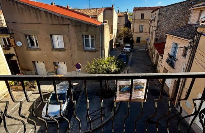 À rénover : Maison de ville de 180m2 sur 3 niveaux — photo 3