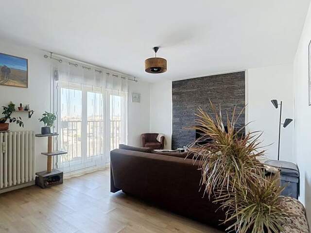 Appartement À Vendre — photo du bien