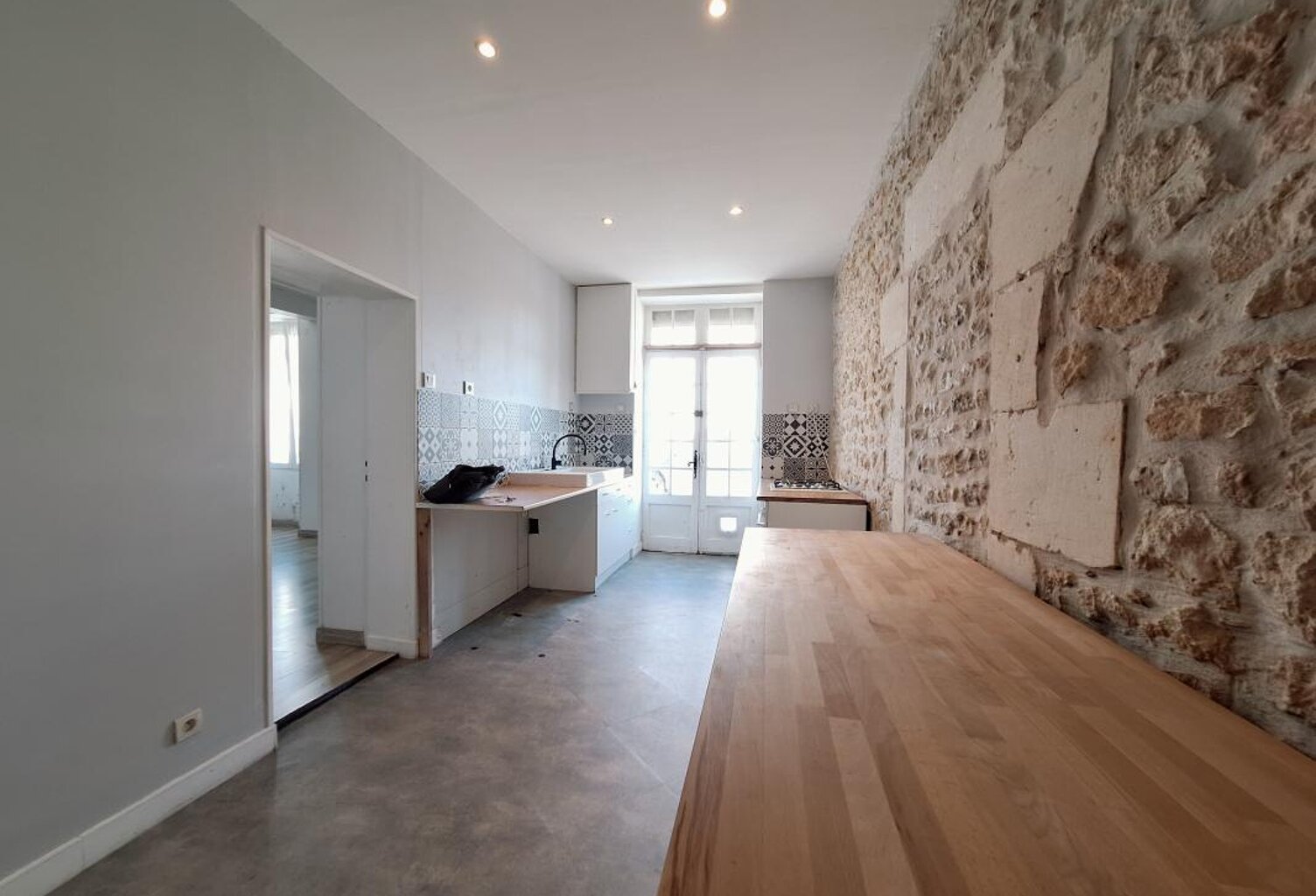   Maison de bourg à Échillais – Idéale pour un investissement locatif rentable  ✨ — photo 1