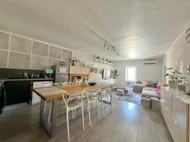 Appartement Vauvert À Vendre — photo du bien