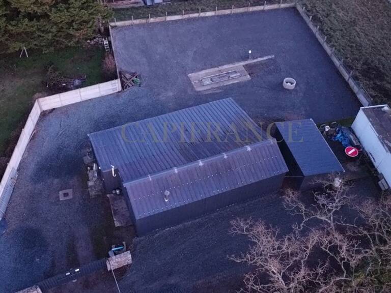 Local Artisanal 140m² + Terrain 700m² - Accès RN12 & Proche Fournisseurs à louer PLOUISY (22) — photo 1
