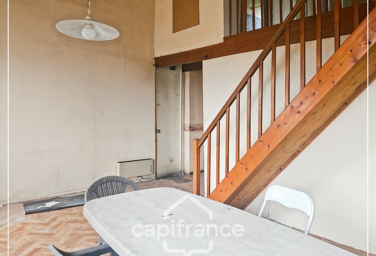 Maison en pierre à rénover avec cour et garage au cœur de Puymirol — photo 1
