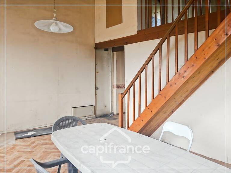 Maison en pierre à rénover avec cour et garage au cœur de Puymirol — photo 1
