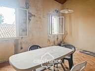 Maison en pierre à rénover avec cour et garage au cœur de Puymirol — photo 4