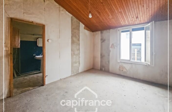 Maison en pierre à rénover avec cour et garage au cœur de Puymirol — photo 5