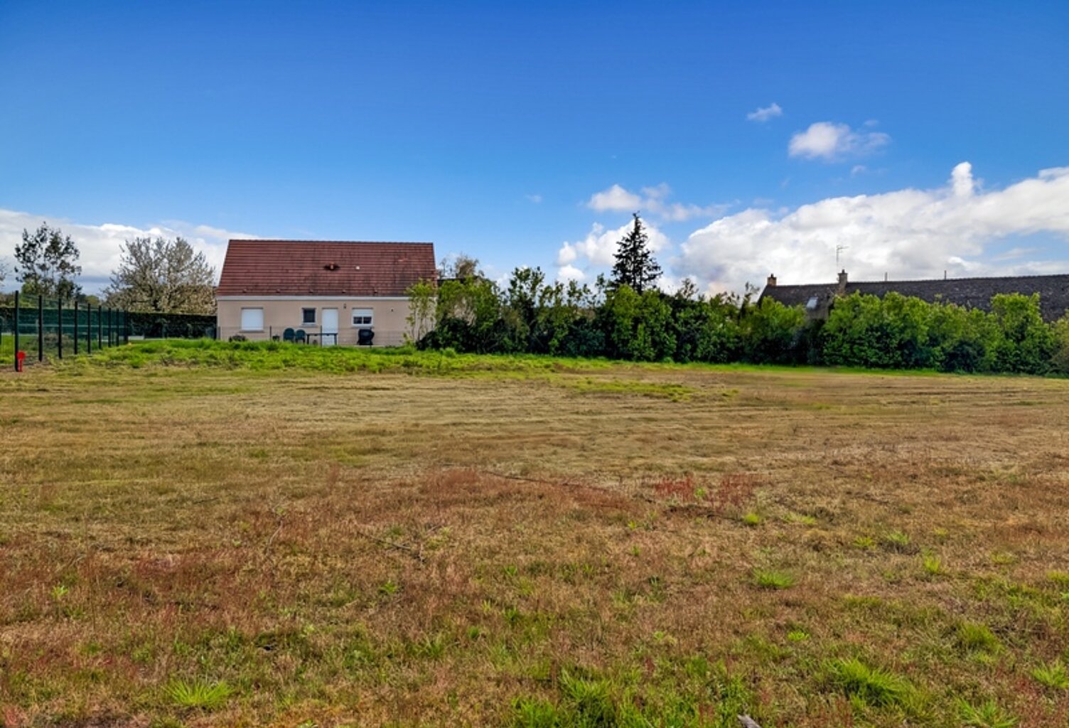 À vendre – Terrain constructible de 1 600 m² à Ouroux-sur-Saône (hors lotissement) — photo 1