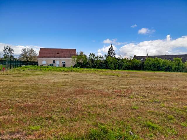 À vendre – Terrain constructible de 1 600 m² à Ouroux-sur-Saône (hors lotissement) — photo du bien