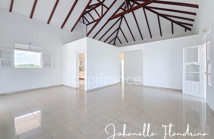 Maison avec vue dégagée, 3 chambres + mezzanine, possibilité de bas de villa - 3 000 m² de terrain — photo 2