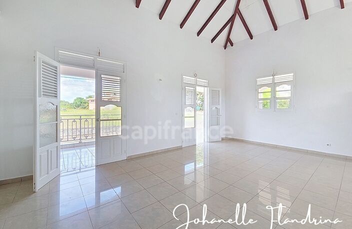 Maison avec vue dégagée, 3 chambres + mezzanine, possibilité de bas de villa - 3 000 m² de terrain — photo 3