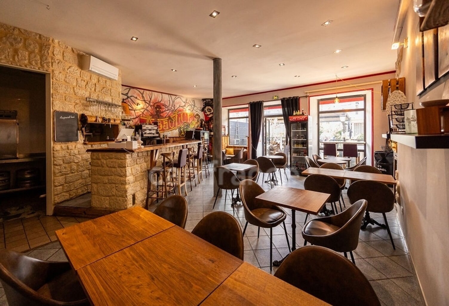 Bar restaurant à vendre Licence IV avec logement et terrasse – Lalevade d’Ardèche — photo 1